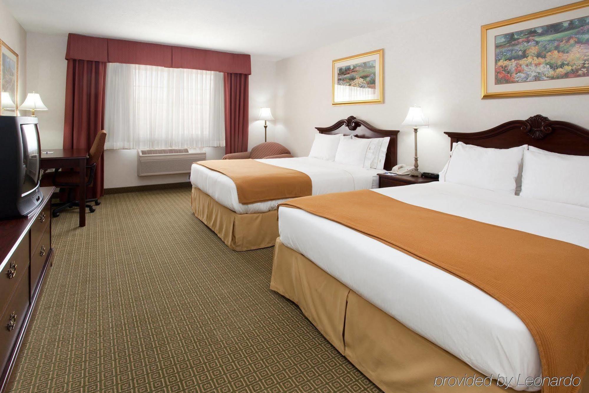 Baymont By Wyndham Belen Nm Hotel Ruang foto