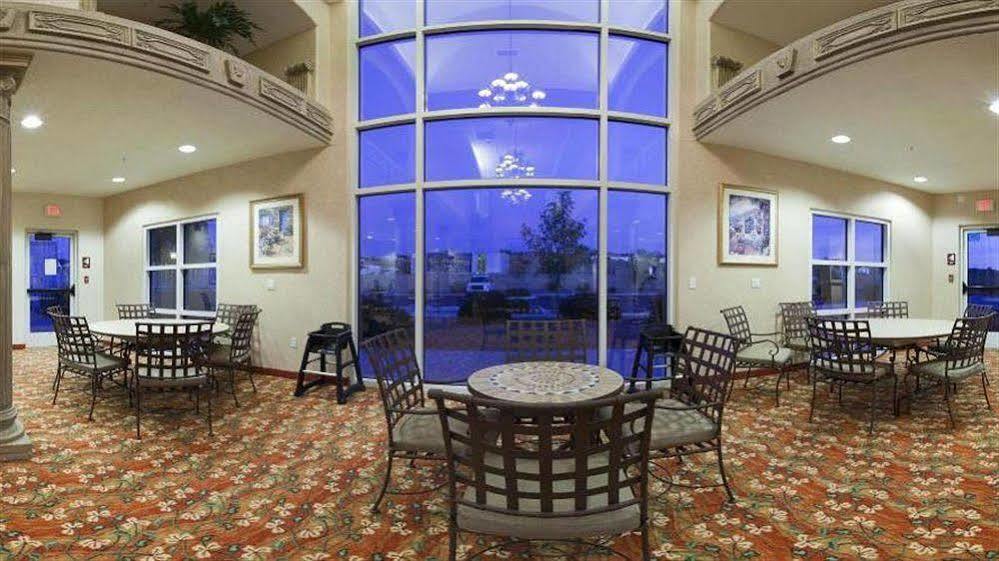 Baymont By Wyndham Belen Nm Hotel Bagian luar foto