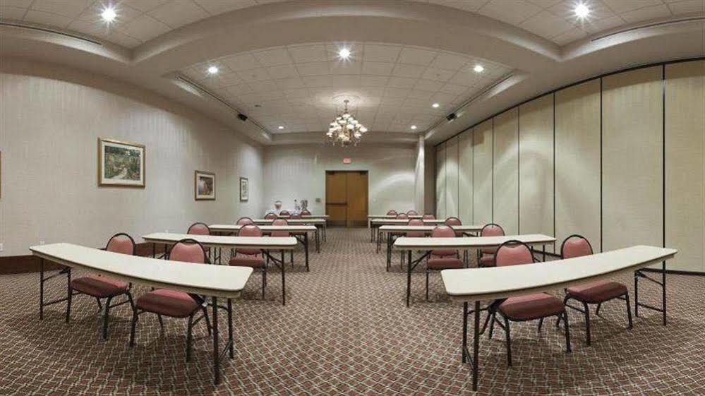 Baymont By Wyndham Belen Nm Hotel Bagian luar foto